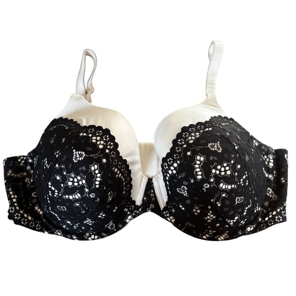 Victoria's Secret Other - Victoria Secrets Women's Bra 40DD Dream Angels White Base Black Lace Overlays